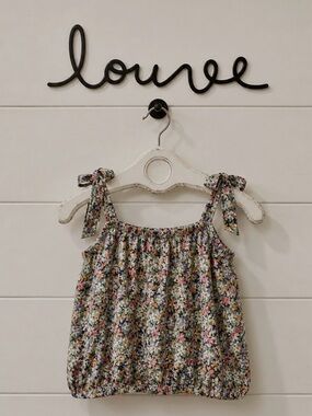 LOUVE – Floral Bow Strap Top – Size S/P